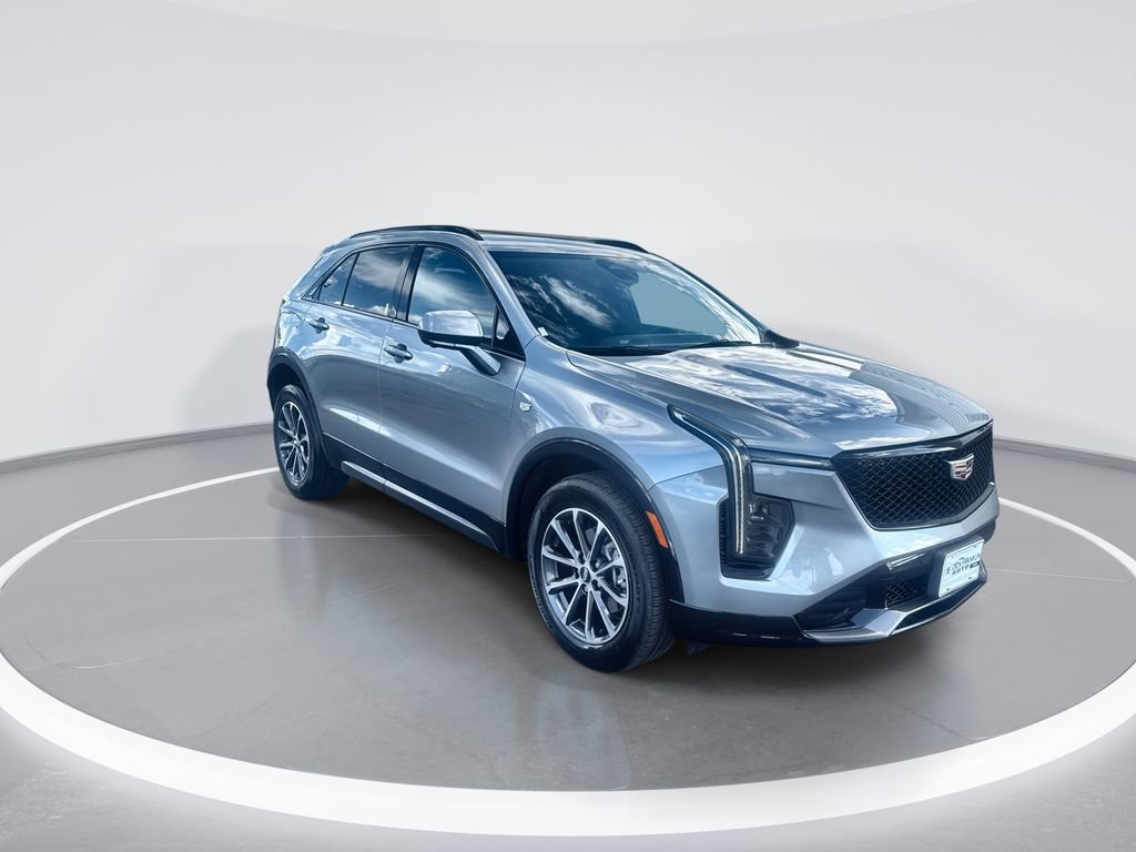 Used 2025 Cadillac XT4 Sport AWD/4WD image 2
