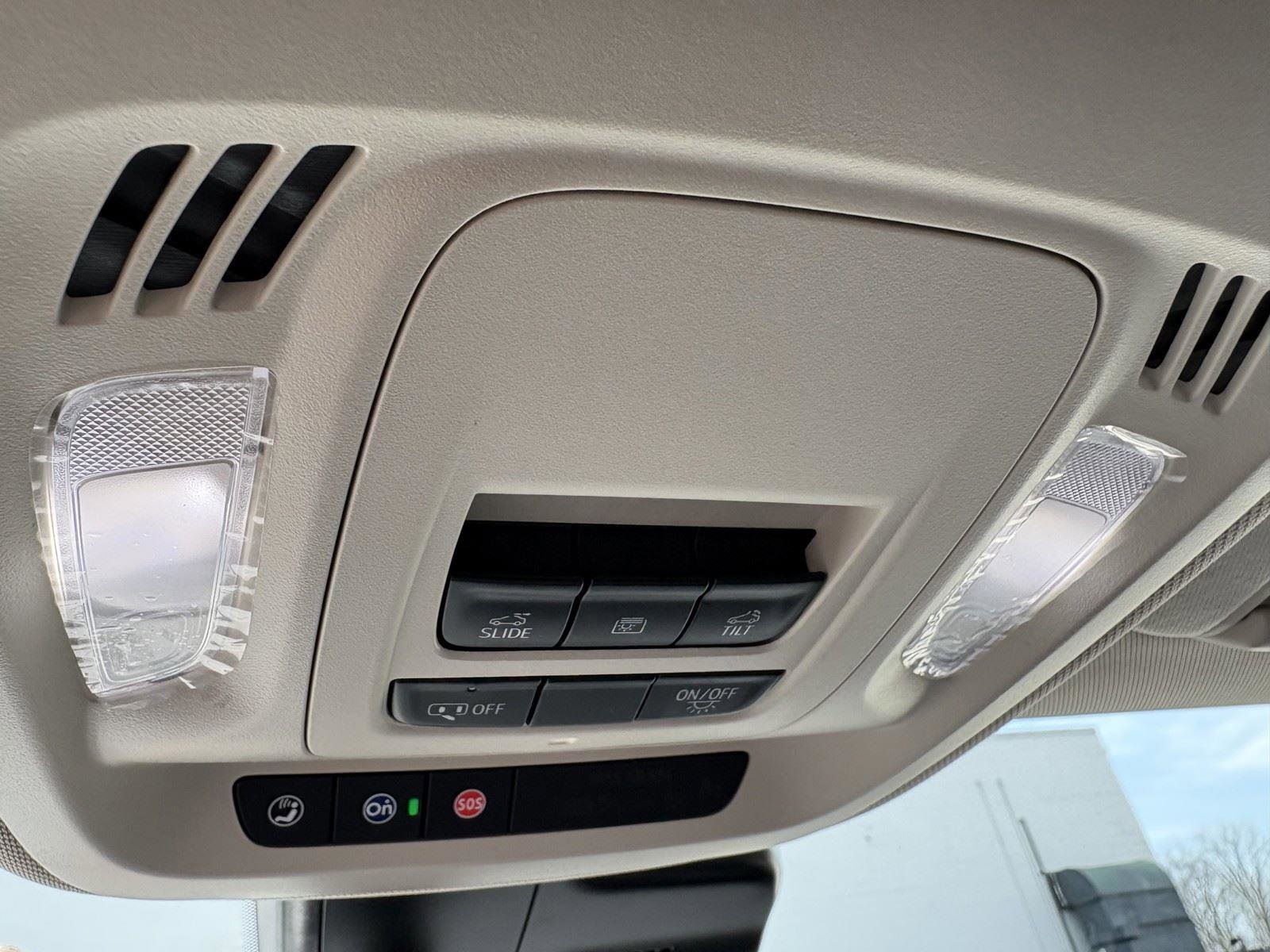 Used 2023 Buick Envision Essence w/ Sport Touring Package image 17