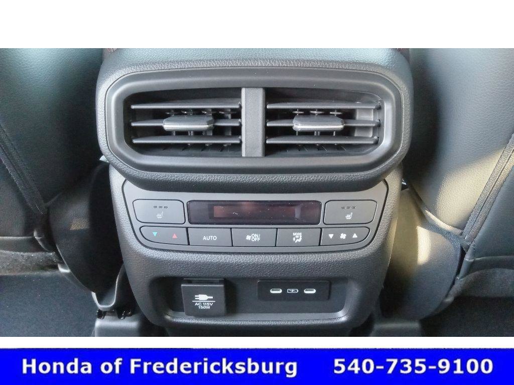 Used 2025 Honda Pilot Black Edition image 32