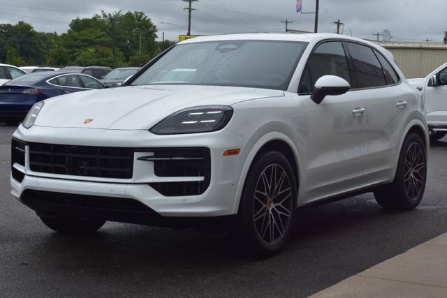 Used 2026 Porsche Cayenne AWD/4WD image 17