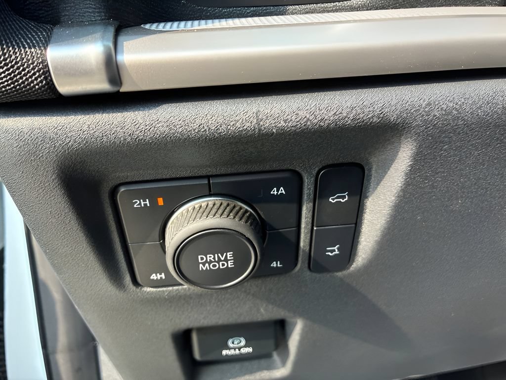 Used 2025 Ford Expedition Active AWD/4WD image 24
