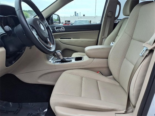 Used 2022 Jeep Grand Cherokee Laredo E image 13