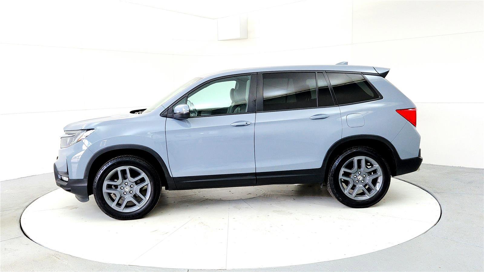 Used 2023 Honda Passport EX-L image 3