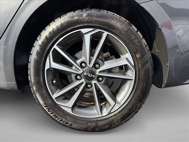 Used 2024 Kia Forte LXS image 9