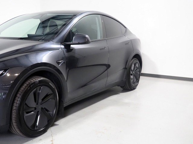 Used 2026 Tesla Model Y Long Range RWD image 53