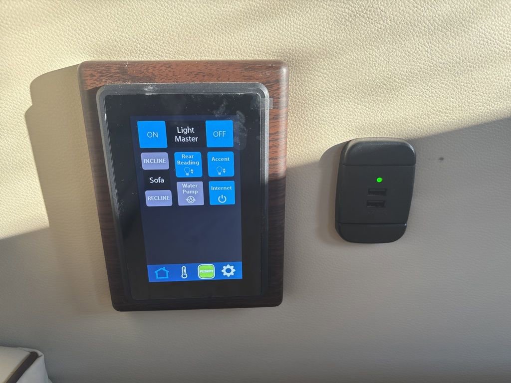 Used 2022 Mercedes-Benz Sprinter 2500 image 38