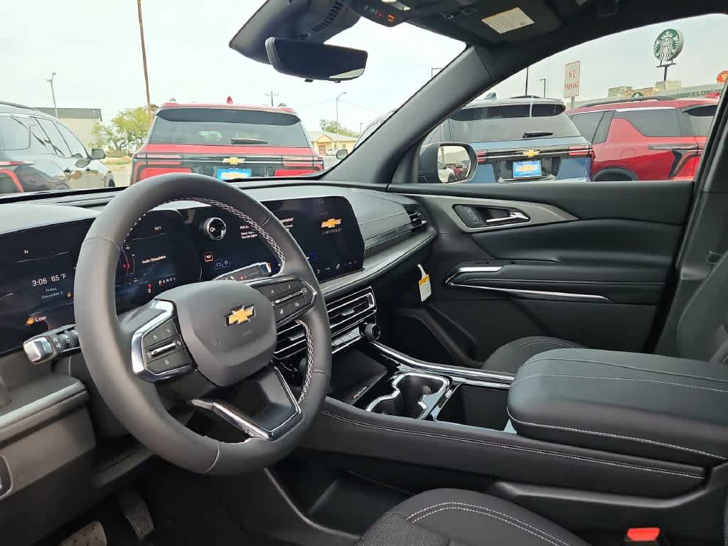Used 2026 Chevrolet Traverse LT w/ Driver Confidence Package FWD image 10