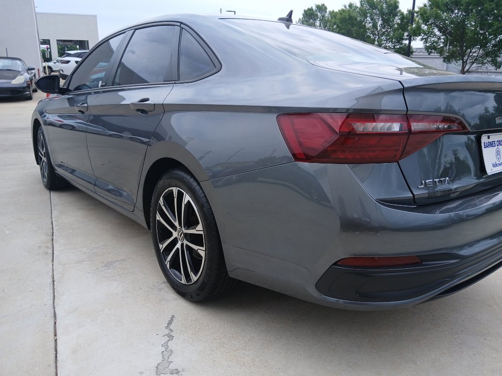 Used 2024 Volkswagen Jetta Sport FWD image 2