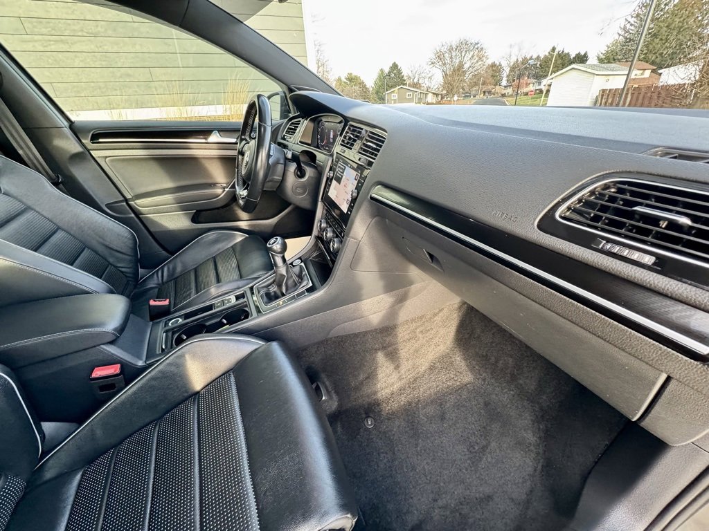 Used 2019 Volkswagen Golf R 4-Door image 25