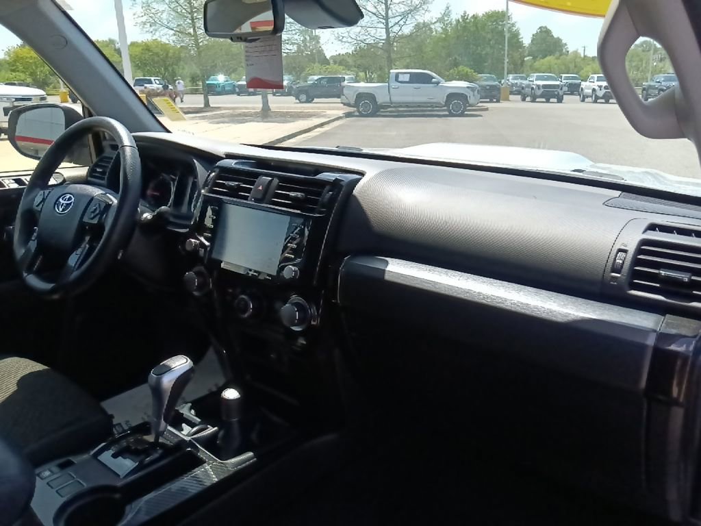 Used 2024 Toyota 4Runner TRD Off-Road AWD/4WD image 33