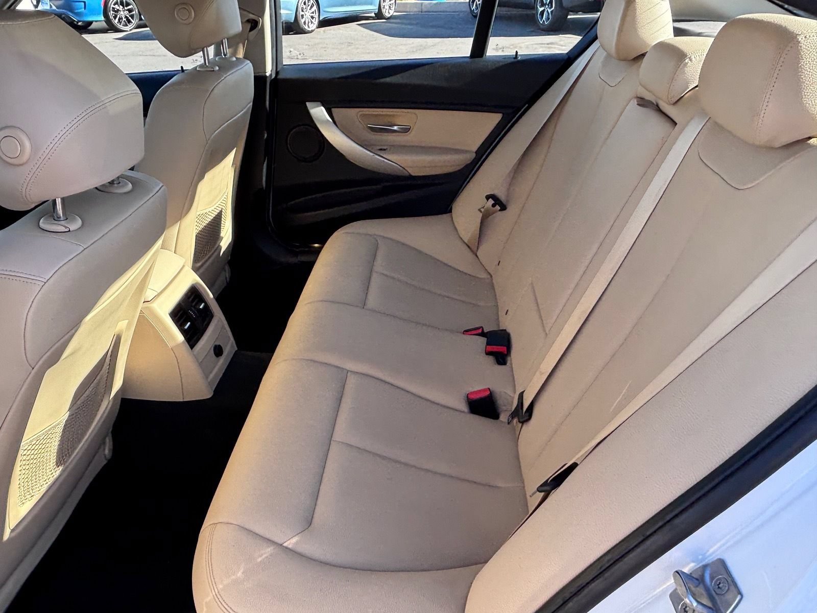 Used 2018 BMW 320i xDrive Sedan AWD/4WD image 16