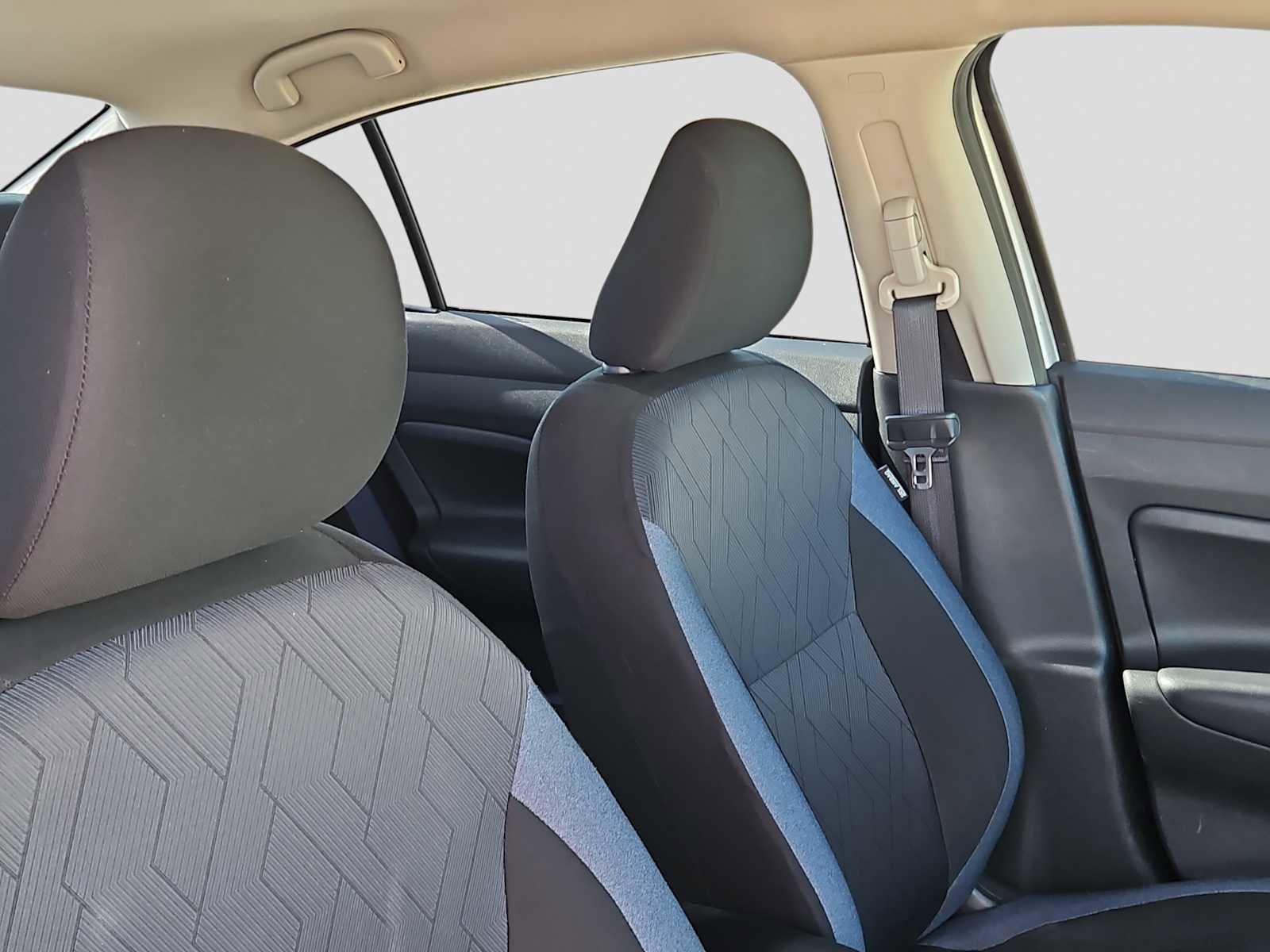 Used 2024 Nissan Versa SV w/ Trunk Package image 18