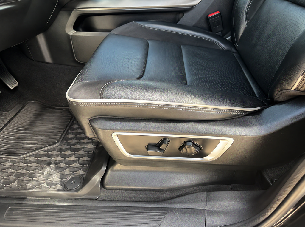 Used 2026 RAM 1500 Laramie w/ Night Edition AWD/4WD image 11
