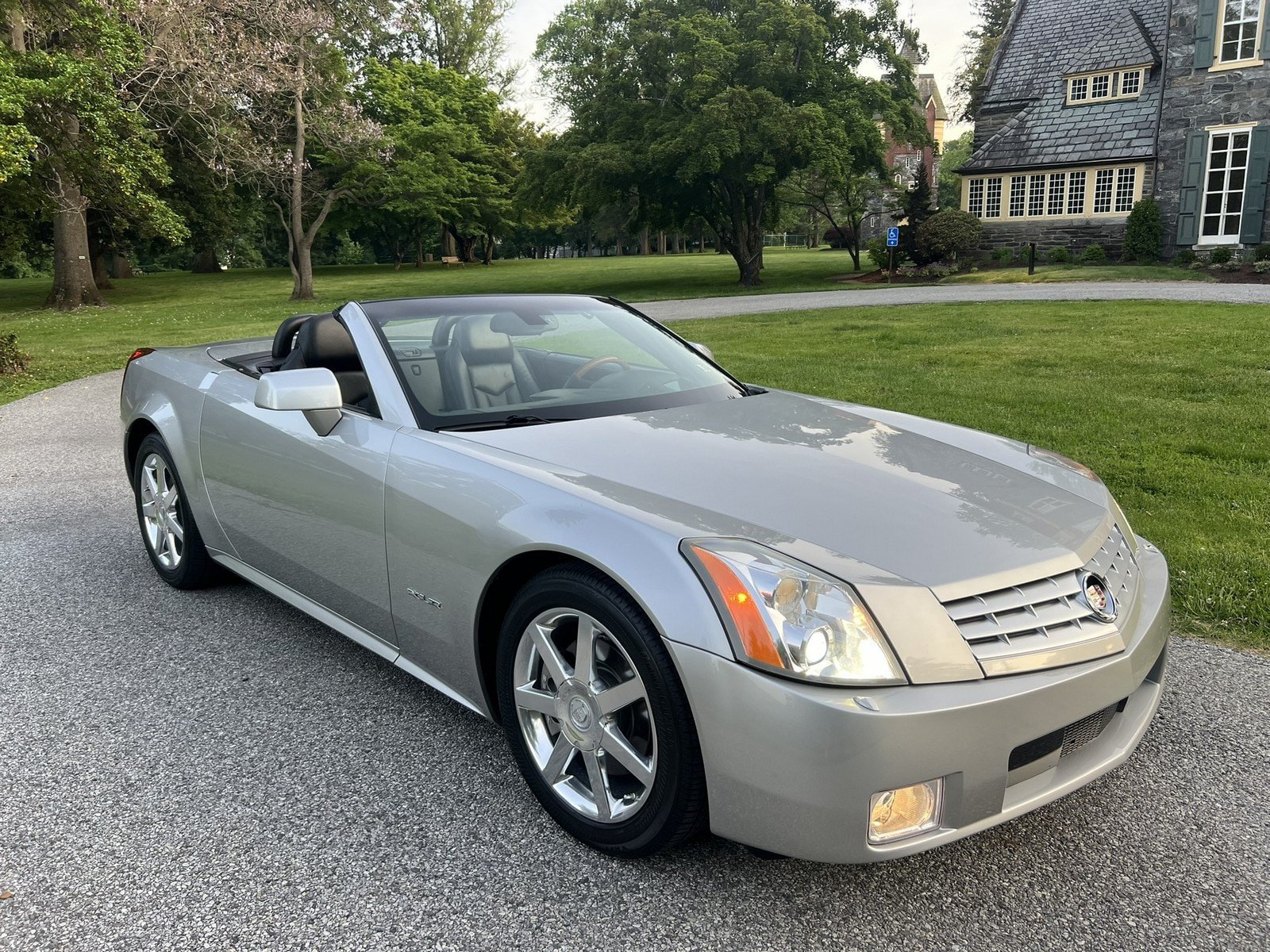 Used 2004 Cadillac XLR RWD image 2