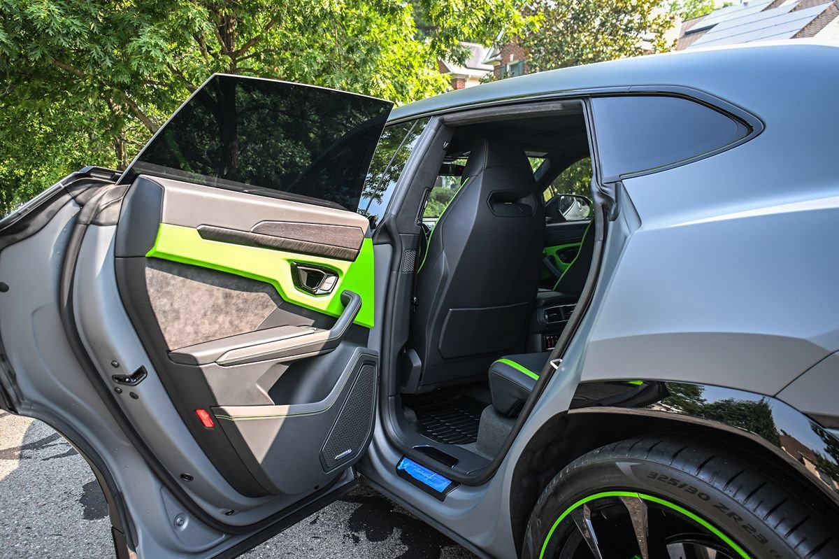 Used 2024 Lamborghini Urus S AWD/4WD image 19