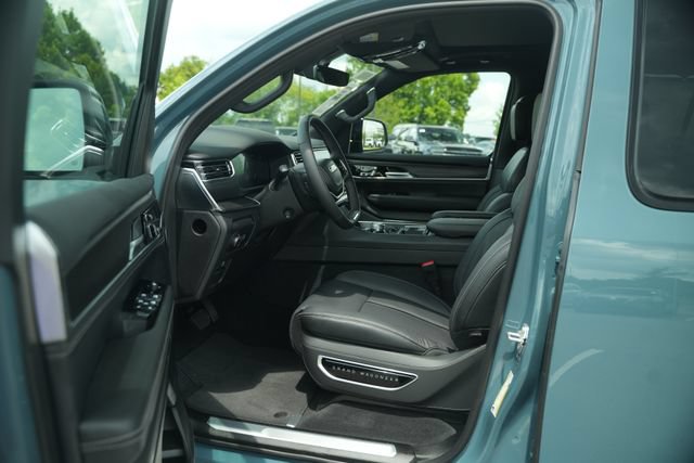 New 2026 Jeep Grand Wagoneer L Summit AWD/4WD image 12