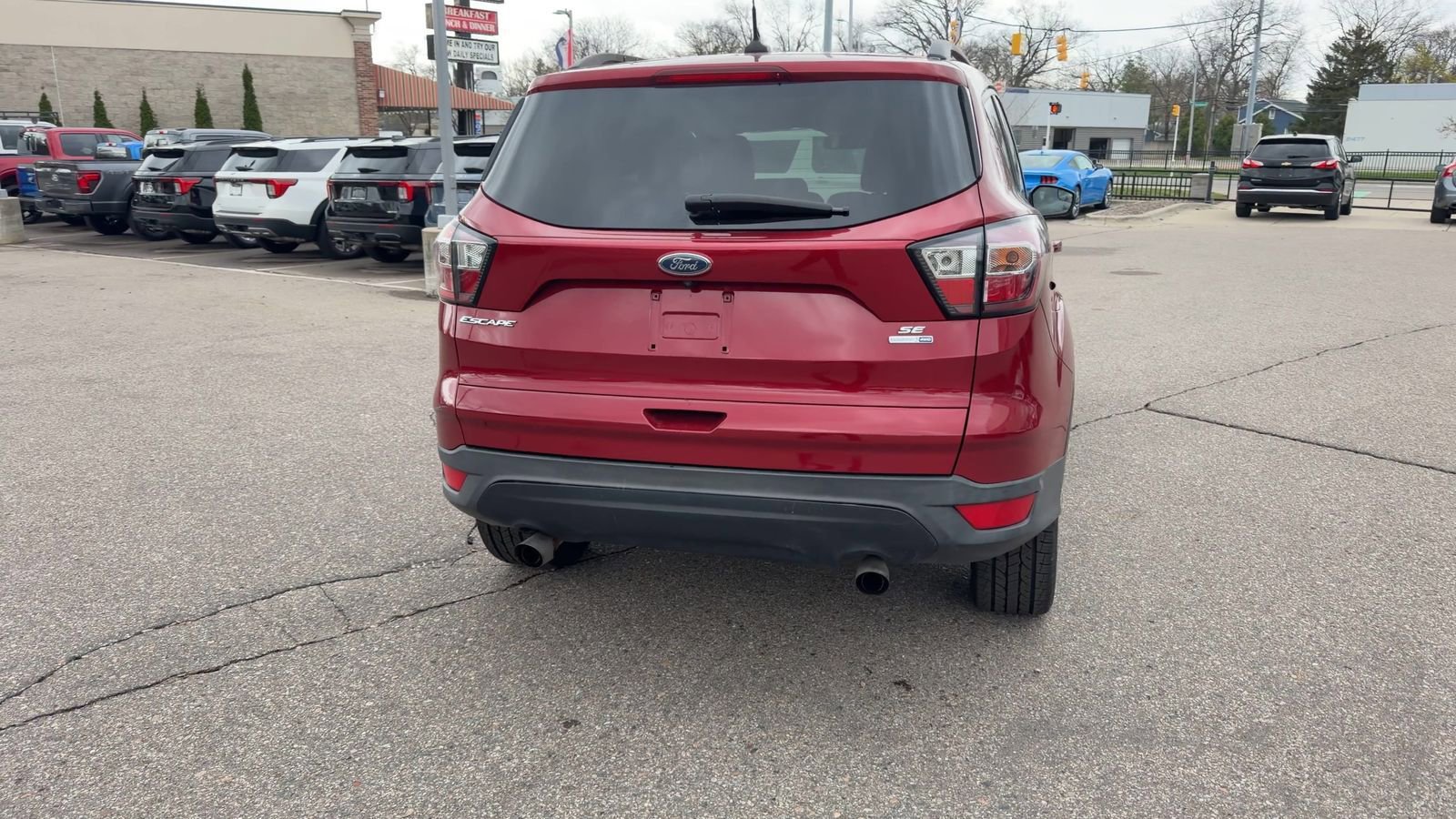 Used 2018 Ford Escape SE w/ SE Sport Appearance Package image 10