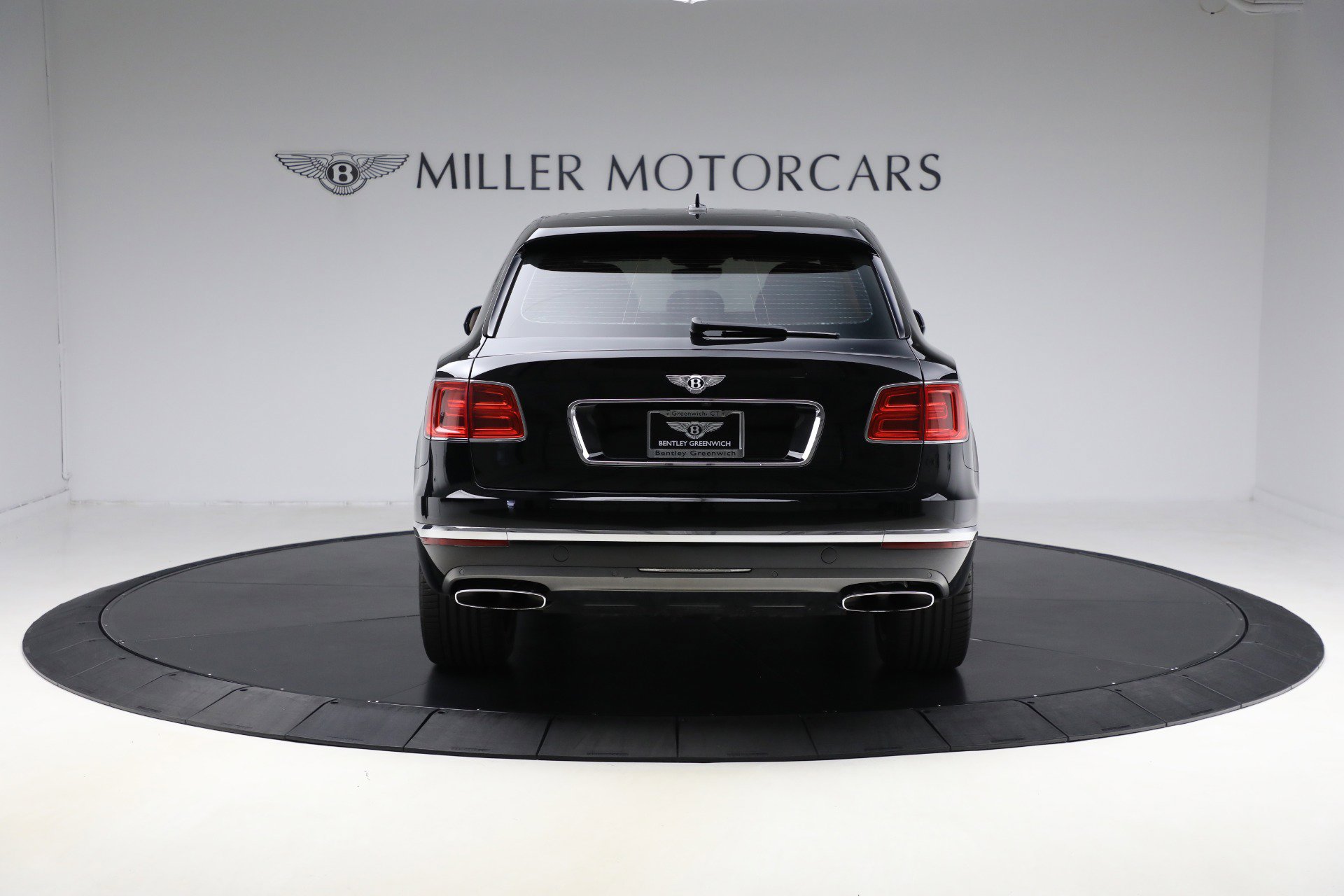 Certified 2018 Bentley Bentayga Onyx Edition image 5