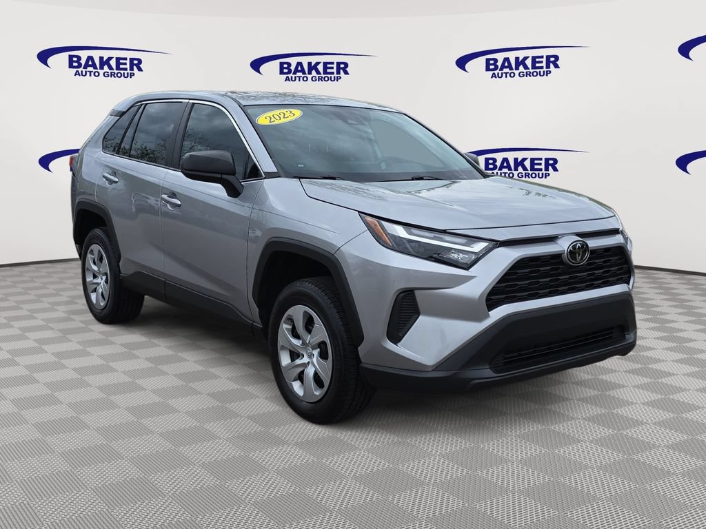 Used 2023 Toyota RAV4 LE FWD image 3