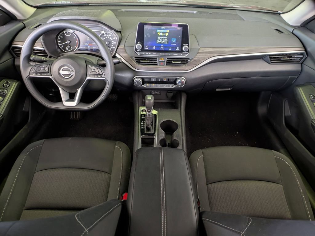 Used 2025 Nissan Altima 2.5 SV image 25