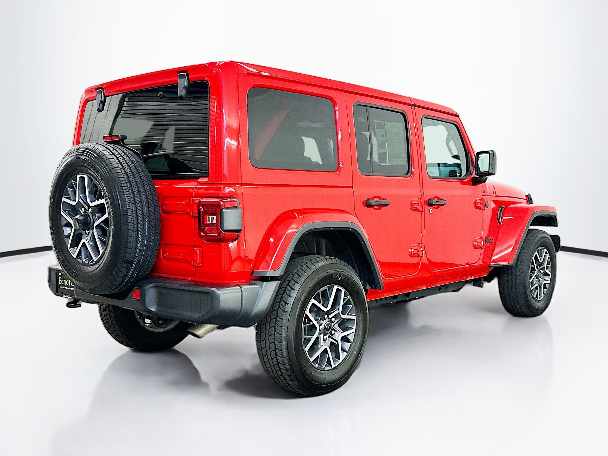 Used 2025 Jeep Wrangler Unlimited Sahara AWD/4WD image 9