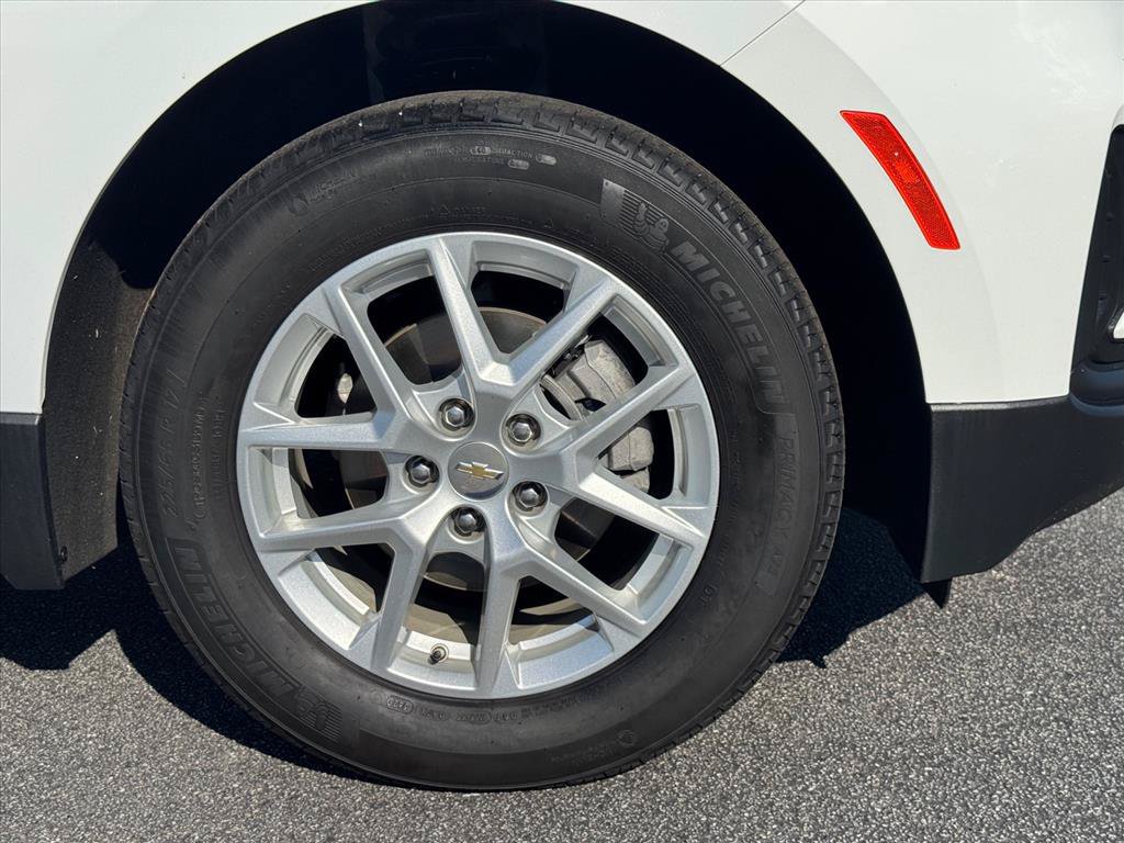 Used 2024 Chevrolet Equinox LS w/ LS Convenience Package FWD image 9