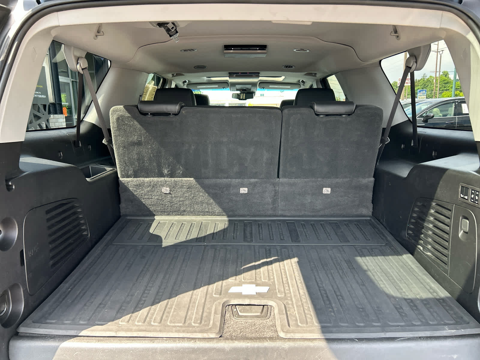 Used 2019 Chevrolet Suburban Premier AWD/4WD image 29