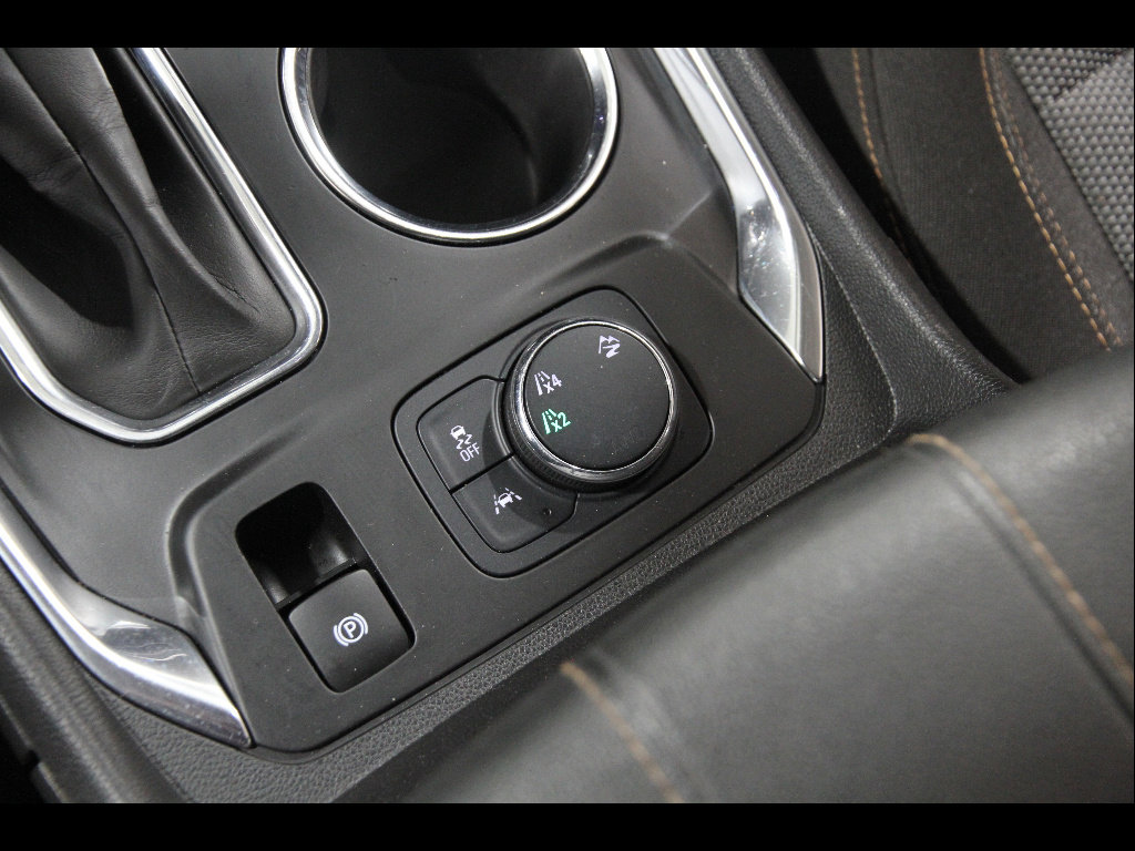 Used 2021 Chevrolet Traverse LT image 15