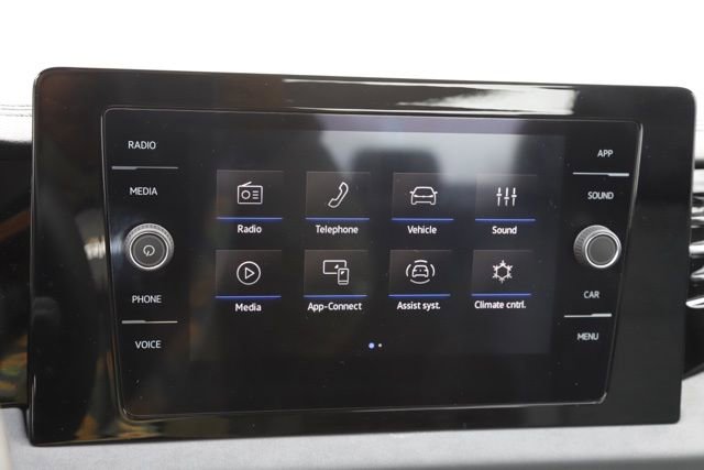 Used 2025 Volkswagen Jetta SE image 24