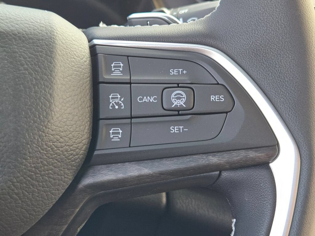 New 2026 Jeep Grand Cherokee Altitude AWD/4WD image 35
