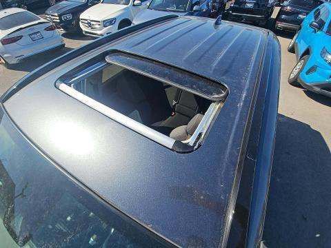 Used 2021 Toyota RAV4 XLE w/ Convenience Package image 9