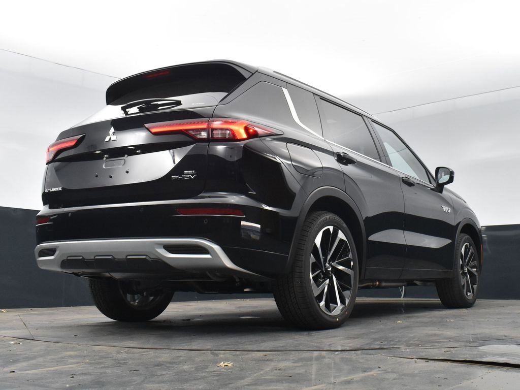 New 2025 Mitsubishi Outlander SEL image 38
