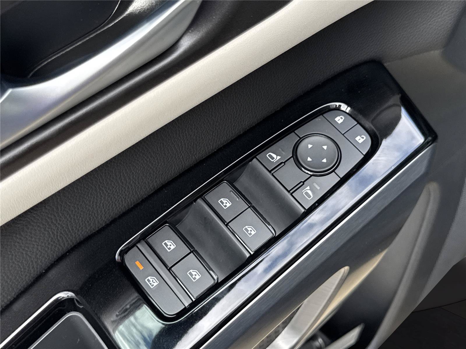 New 2026 Nissan Pathfinder SL FWD image 40