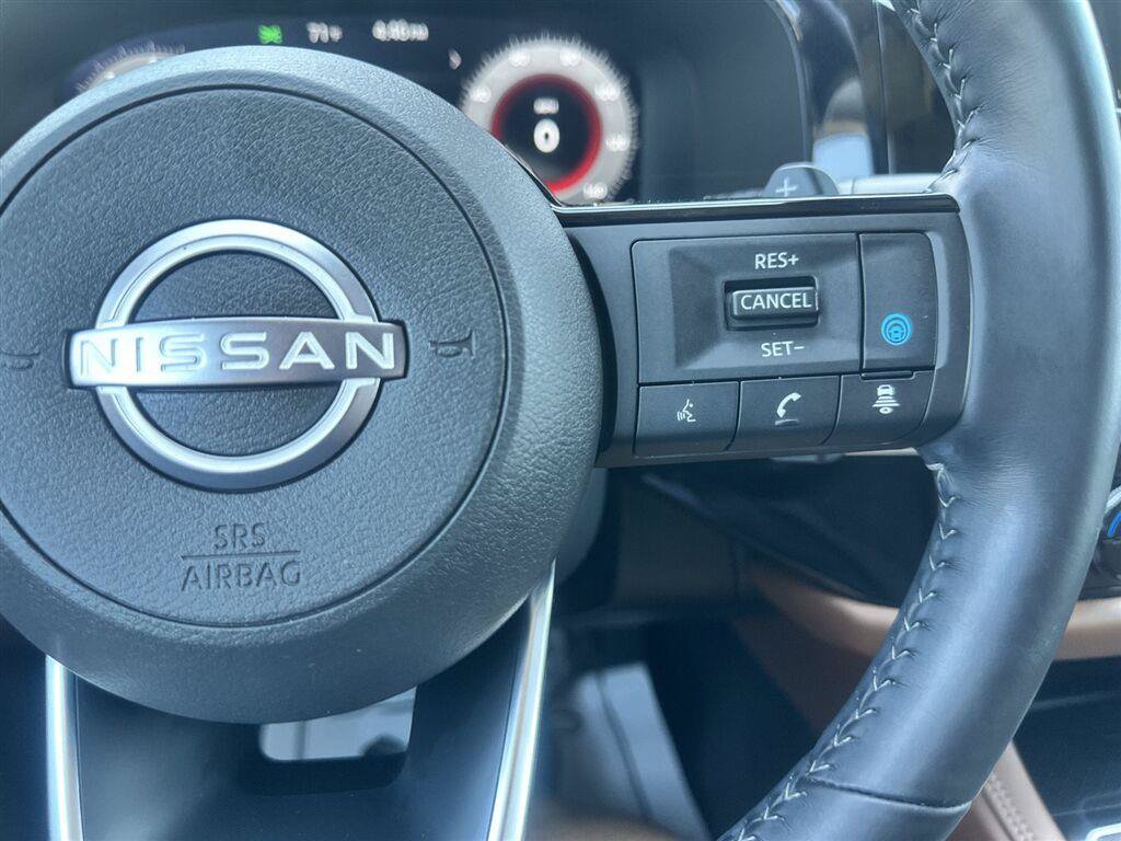 Used 2025 Nissan Pathfinder Platinum FWD image 37