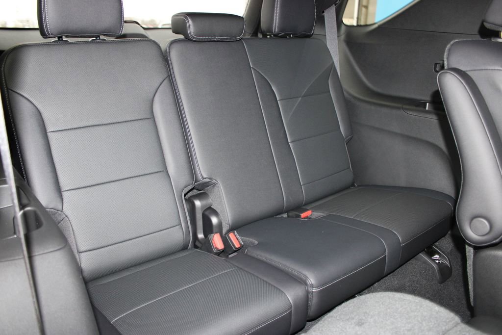 New 2026 Chevrolet Traverse LT w/ Enhanced Driving Package image 24