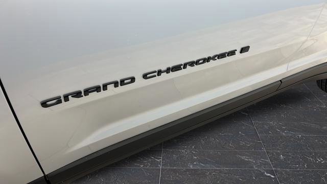 New 2026 Jeep Grand Cherokee Altitude image 35