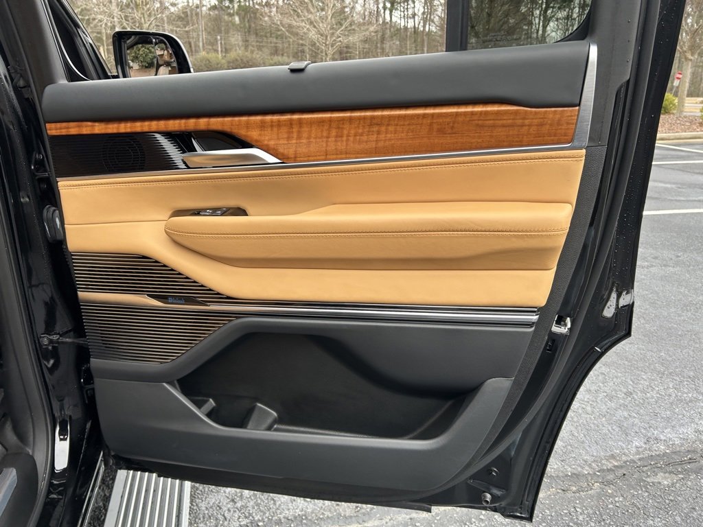 Used 2024 Jeep Grand Wagoneer Series III w/ HD Trailer Tow Package image 60