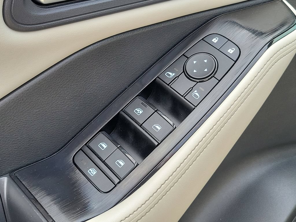 Certified 2025 Nissan Rogue SV FWD image 29