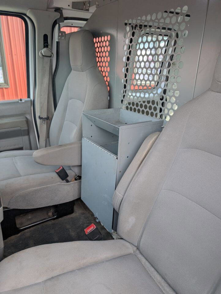 Used 2010 Ford E-250 and Econoline 250 RWD image 16