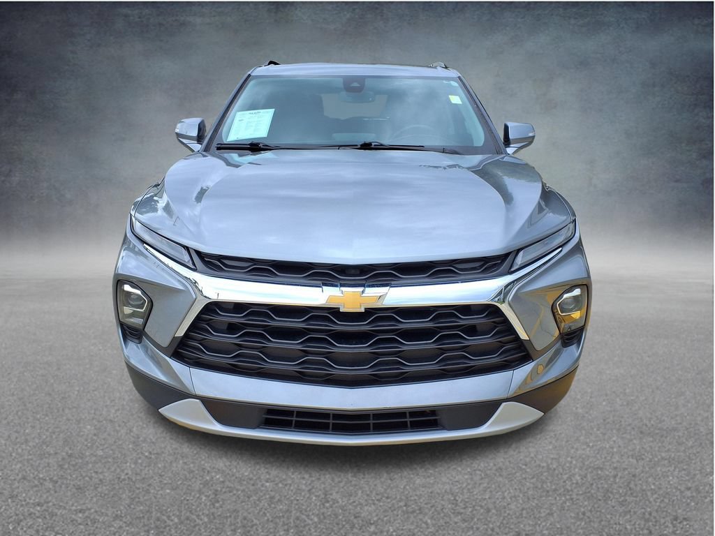 Used 2024 Chevrolet Blazer LT FWD image 2
