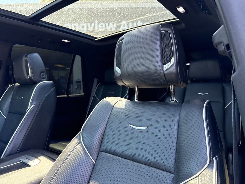 Used 2022 Cadillac Escalade Sport w/ Touring Package AWD/4WD image 18