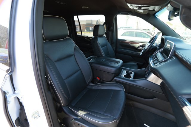 Used 2023 Chevrolet Suburban Premier image 29