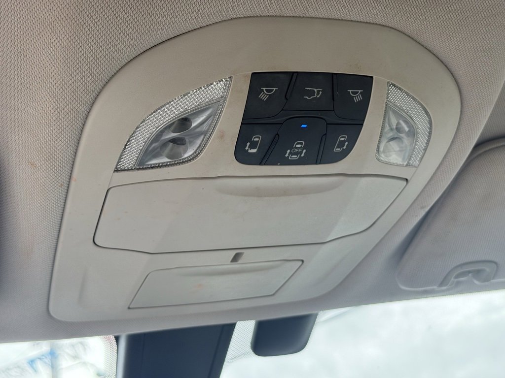 Used 2018 Chrysler Pacifica Limited image 28