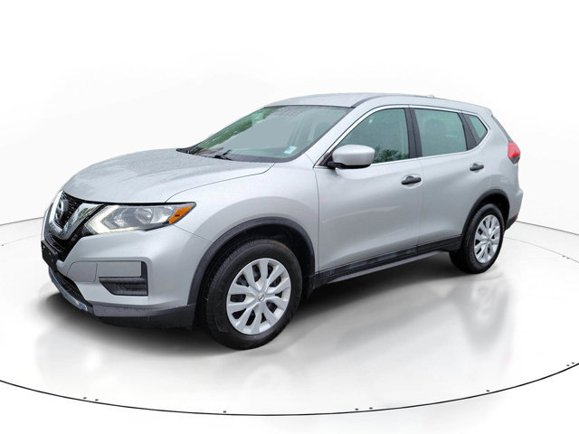 Used 2017 Nissan Rogue S image 2