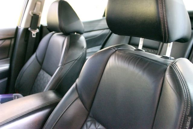 Used 2016 Nissan Maxima Platinum FWD image 17