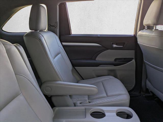 Used 2015 Toyota Highlander XLE image 23