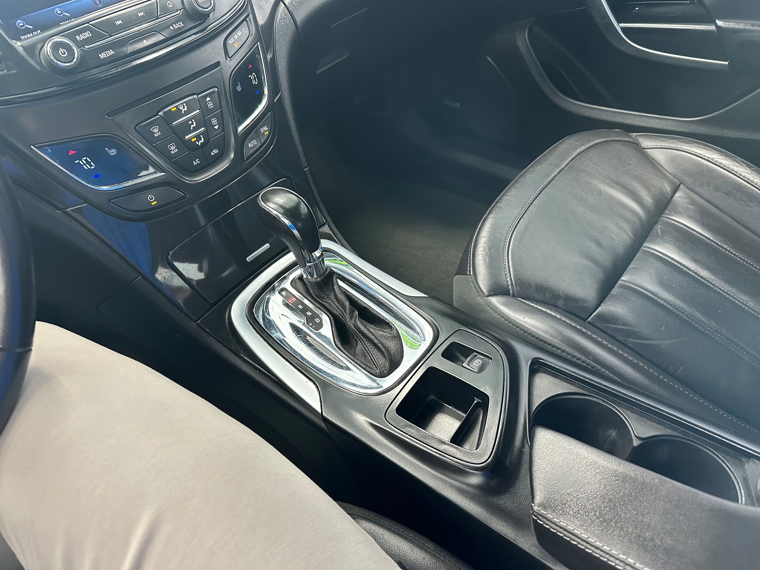 Used 2014 Buick Regal Premium w/ Driver Confidence Package #1 FWD image 19