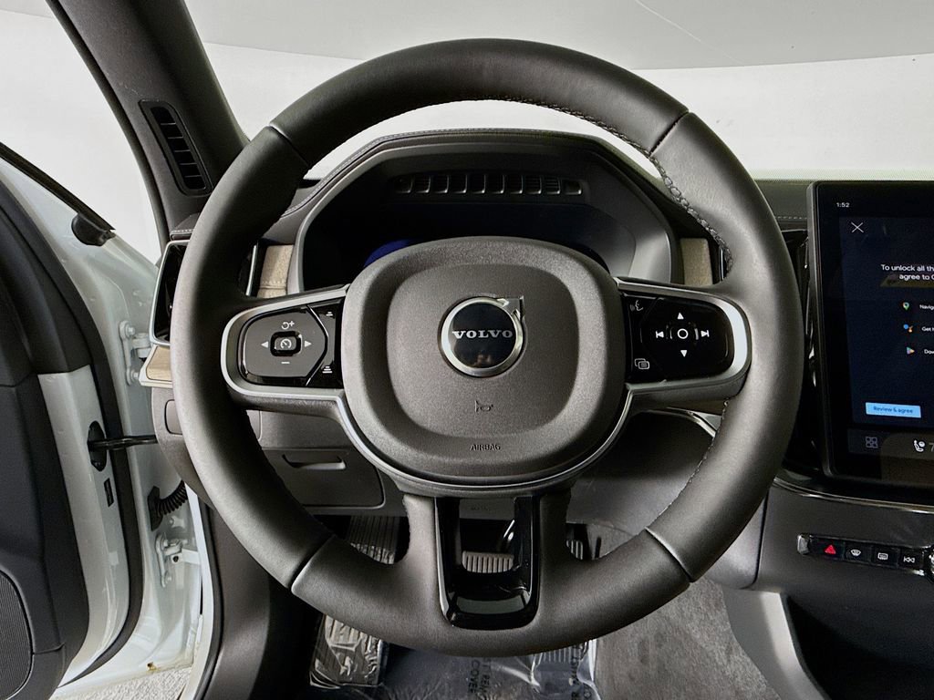 New 2026 Volvo XC90 B6 Plus w/ Protection Package Premier image 11