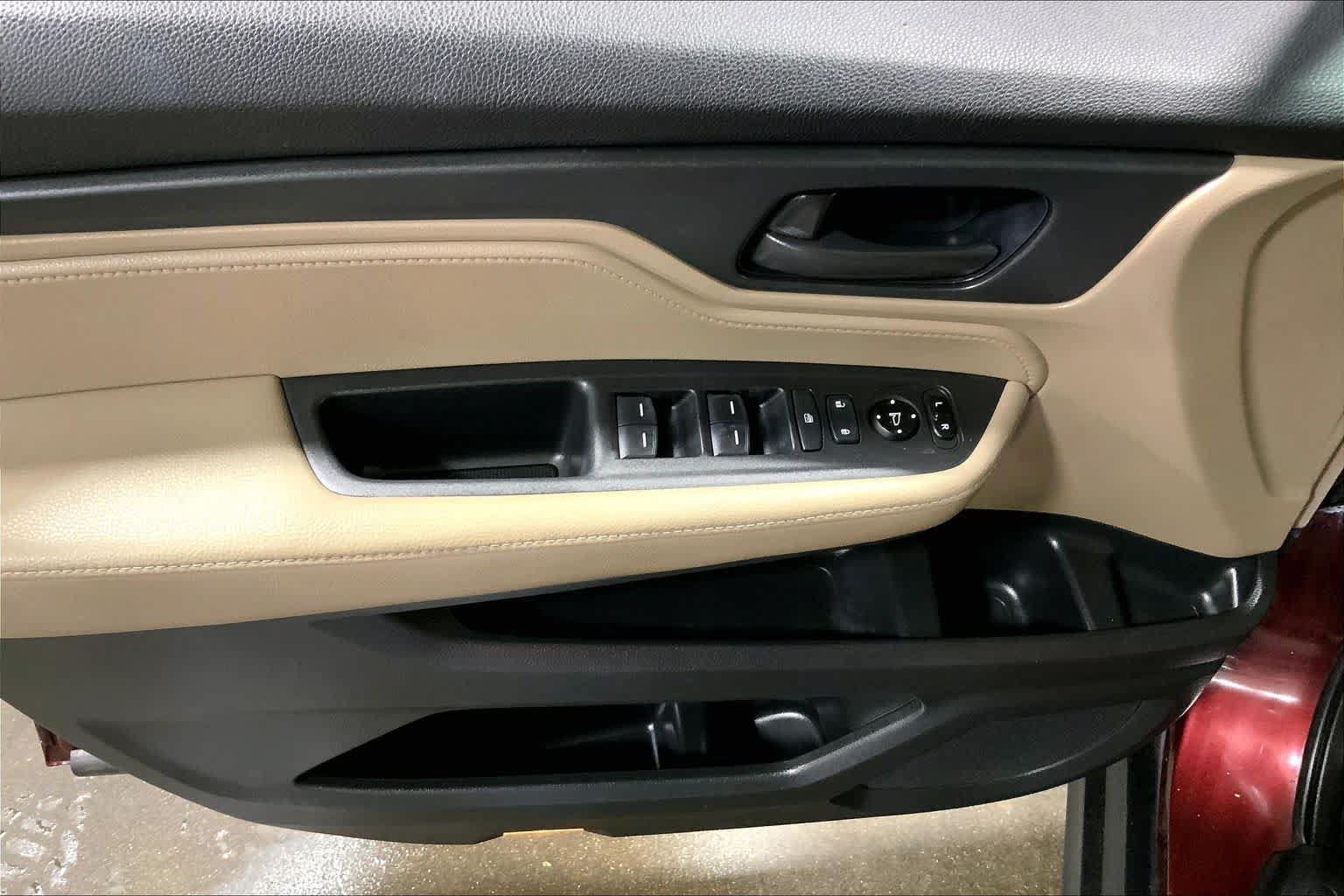 Used 2018 Honda Odyssey EX image 36