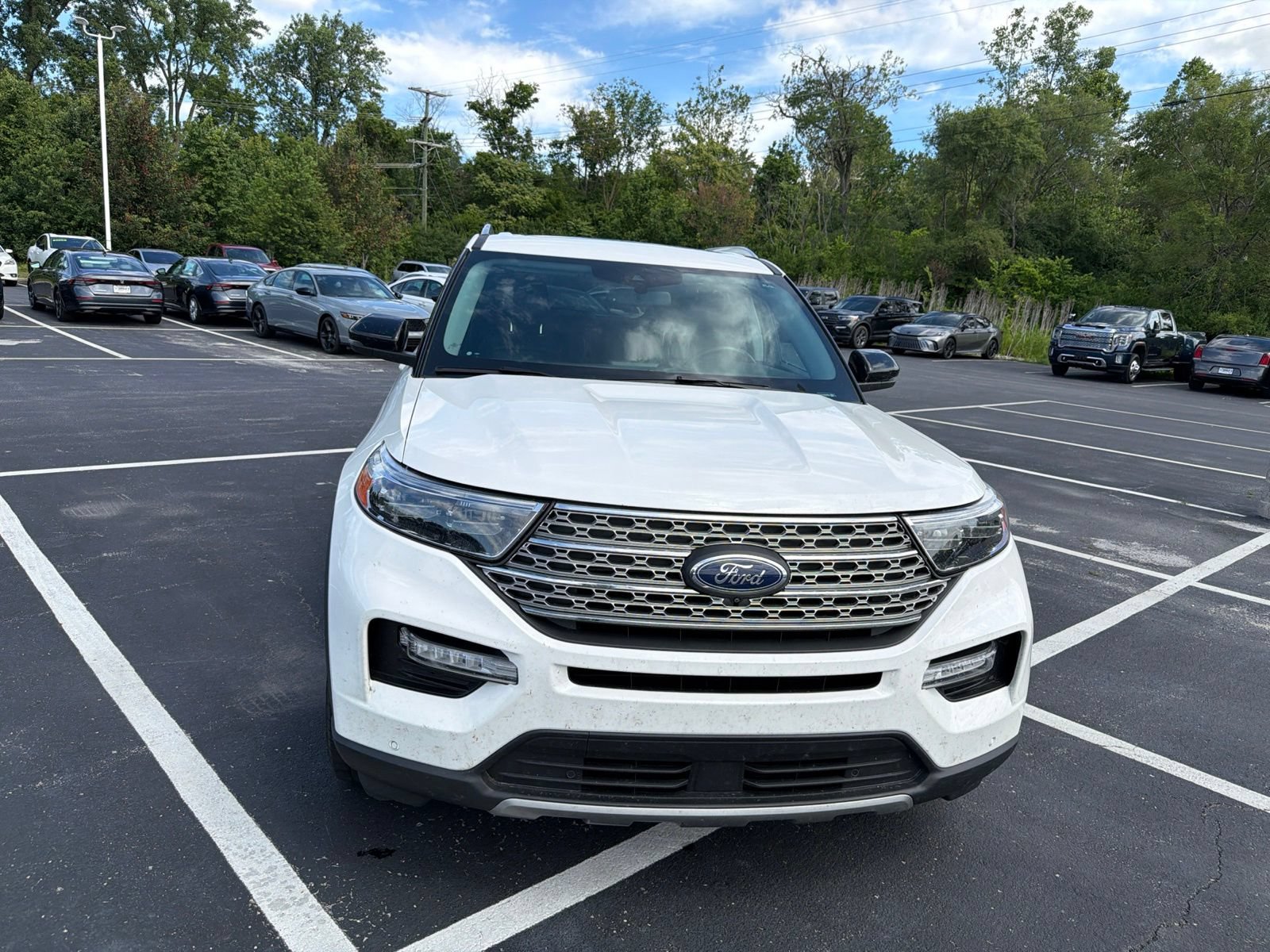 Used 2021 Ford Explorer Limited w/ Equipment Group 301A AWD/4WD image 9